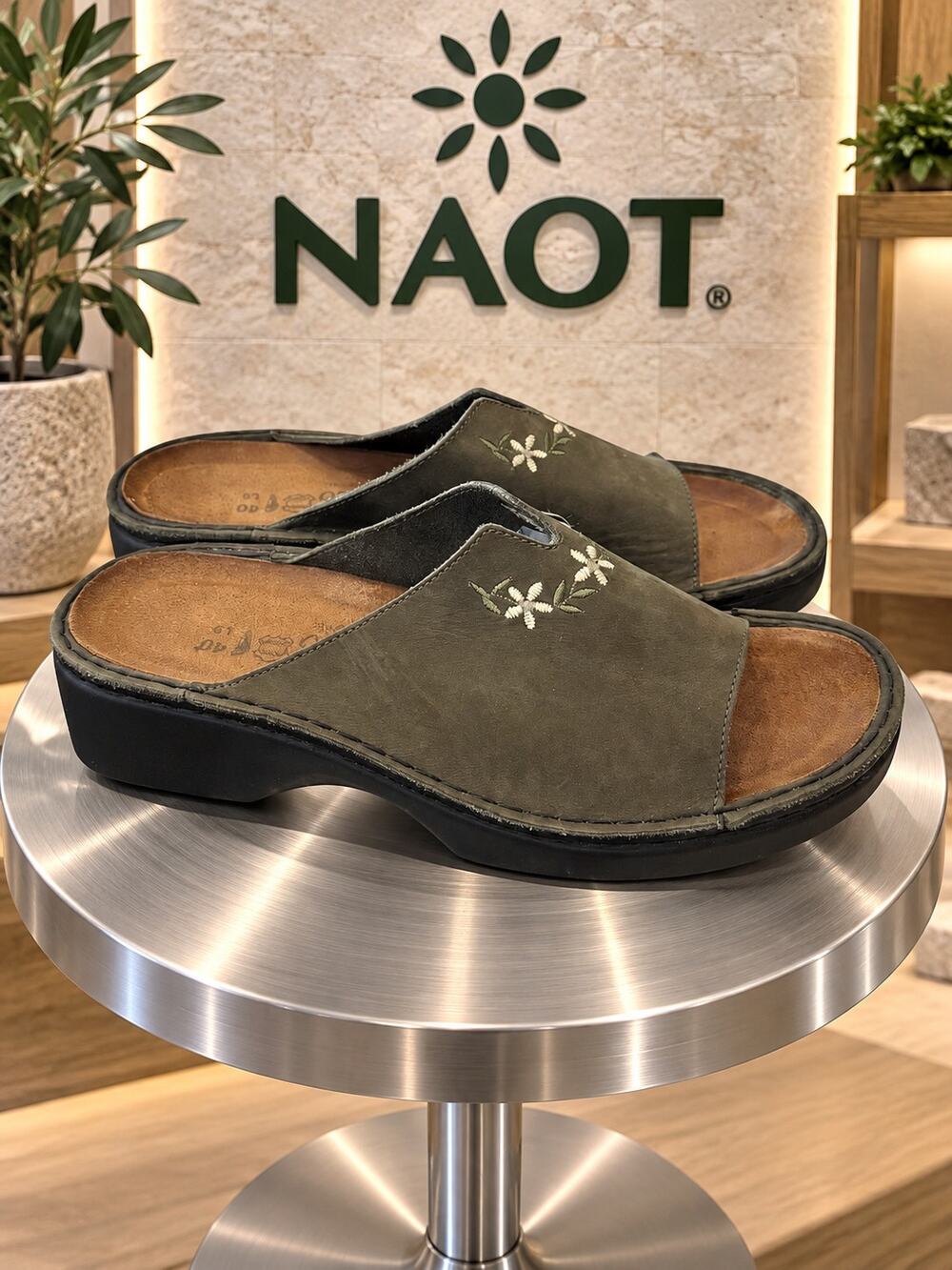 Naot Olive Green Leather Floral Embroidered Slide Sandals EU 40 US 9